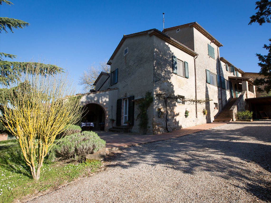 Casa Dinda - casa colonica con piscina in Umbria